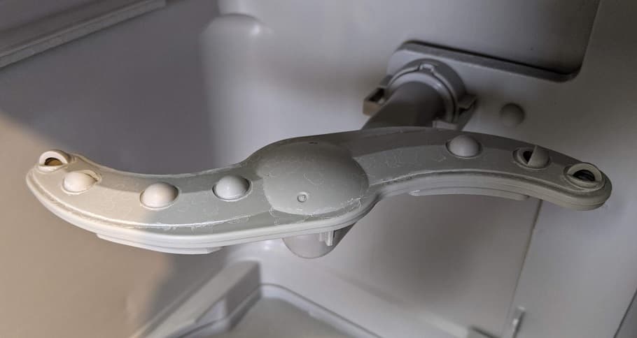 Panasonic食器洗い乾燥機庫内クリーナーを使う前の食洗機庫内ノズル